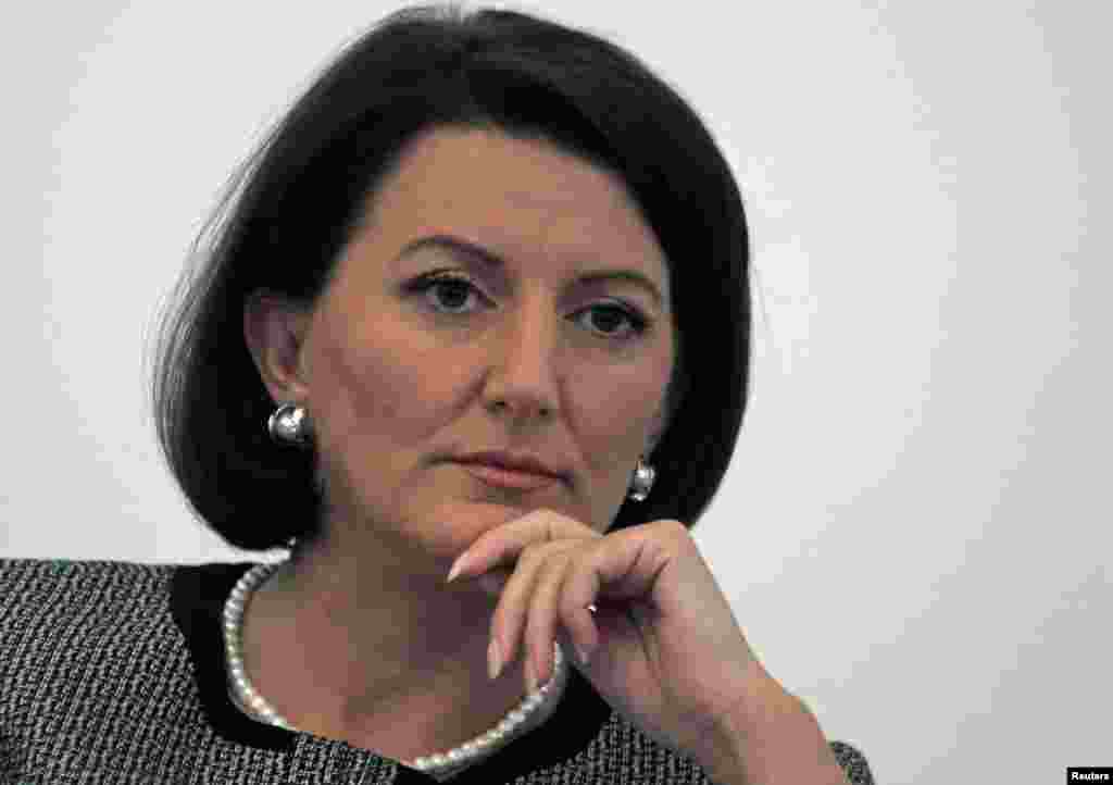 Predsjednica Kosova Atifete Jahjaga na konferenciji o demokraciji i vladavini zakona, u PRagu, 11. oktobra 2011. (Reuters)