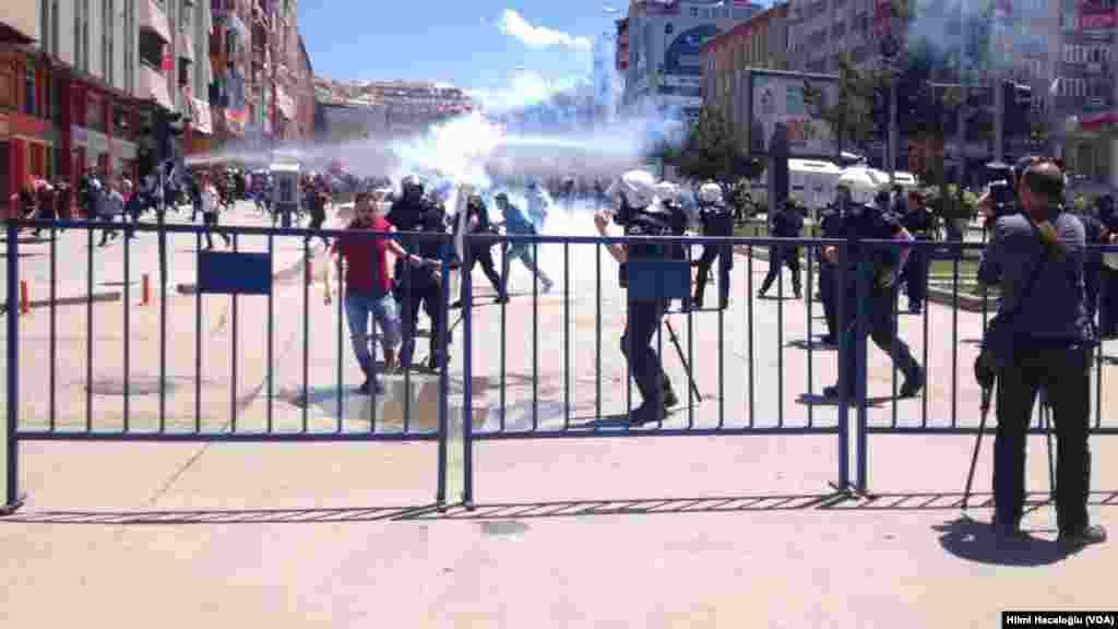 An yi zanga-zangar a Birnin Erzurum, Turkiyya, Yuni 5, 2015.