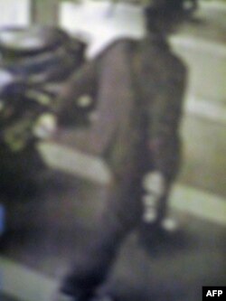 监视录像拍下的枪手