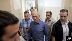 Cựu Thủ tướng Israel Ehud Olmert tại tòa án ở Jerusalem, ngày 10/7/2012