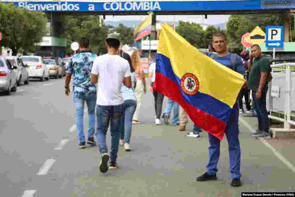 De acuerdo con ACNUR, la agencia de la ONU dedicada a la Migración, cerca de 8 millones de venezolanos han abandonado su país en los últimos años. Expertos sostienen que después del 10 de enero la cifra podría aumentar.