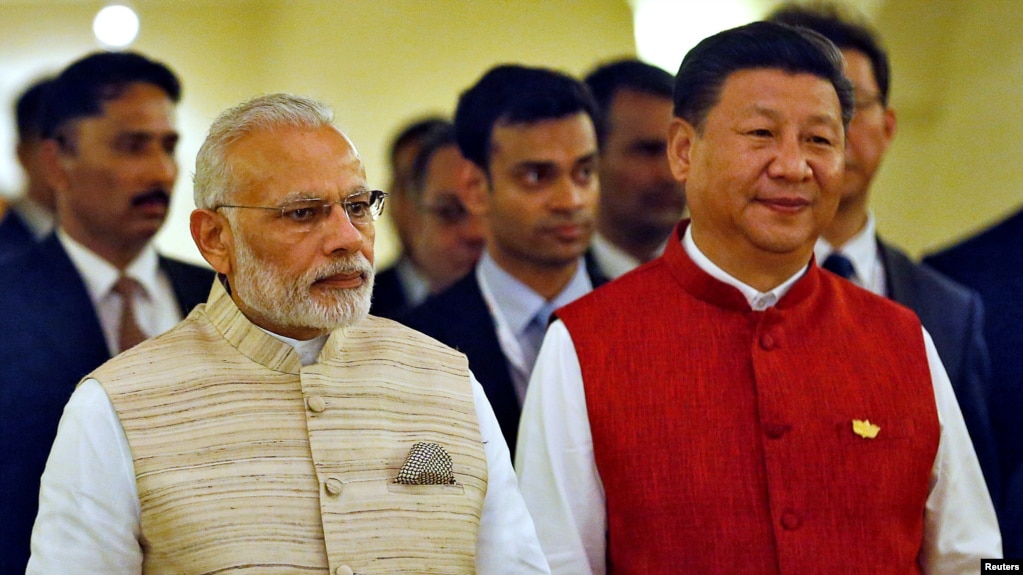 印度总理莫迪(左)和中国国家主席习近平(资料照片)