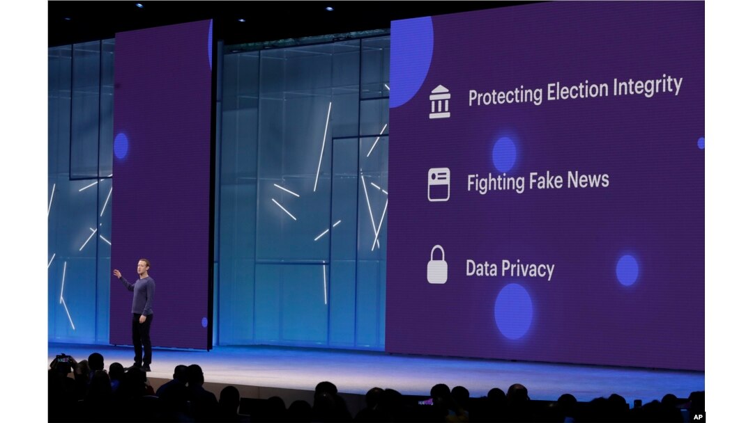 Mark Zuckerberg na konferenciji u San Joseu 1. maja 2018. najavljuje mjere proširenja programa provjere činjenica. (Foto: AP/Marcio Jose Sanchez)