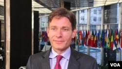 Assistant Secretary of State for Democracy, Human Rights, and Labor Tom Malinowski (VOA photo - N. Ching).
