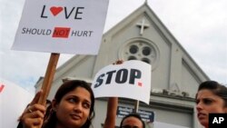 Sri Lankan women demonstrate against violence against women. Women have a key role to play also in Sri Lanka's reconciliation. 