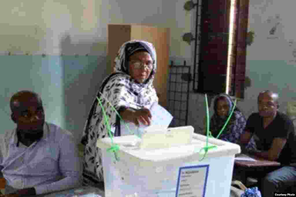 Mpiga kura wa Komoro ashiriki katika uchaguzi wa rais 2016