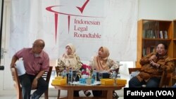 Diskusi tentang penegakan hukum pidana pemilu, dinamika dan masalahnya di kantor ILR di Jakarta, Senin, 7 Oktober 2019. (Foto: VOA/Fathiyah)