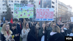 Protest i blokada tri mosta u Novom Sadu (Foto: VOA/Stefan Miljuš)