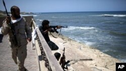 Η σύζυγος του Καντάφι και τρία παιδιά του μετέβησαν στην Αλγερία
