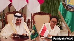 Menteri Luar Negeri Retno Marsudi dan Sekretaris Jenderal GCC (Dewan Kerjasama Teluk) Abdul Latif bin Rasyid al-Zayani pada Rabu (28/8) di kantor Kementerian Luar Negeri di Jakarta menandatangani sebuah nota kesepahaman mengenai Mekanisme Konsultasi antar