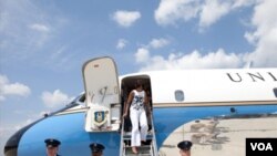 La primera dama Michelle Obama y su hija menor, Sasha llegaron a España.