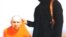 Imágen de Steven Sotloff en el video de la ejecución de James Foley.