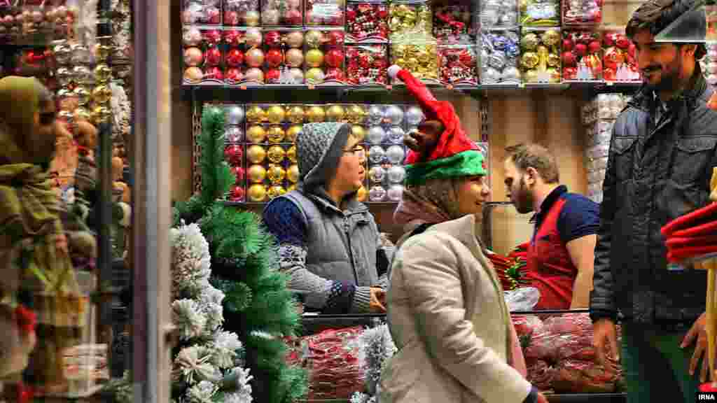 شوق کریسمس در تهران. عکس: عبدالله حیدری، ایرنا