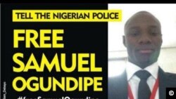 Samuel Ogundipe, journaliste pour le site d'information en ligne Premium Times, arrêté avec deux de ses collègues en lien avec la prise de contrôle temporaire du Parlement par des agents de sécurité la semaine dernière, à Abuja, Nigeria, août 2018.