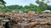 Puing-puing terlihat di kota Adonara di Flores Timur pada 4 April 2021, setelah banjir bandang dan tanah longsor melanda kawasan timur Indonesia dan negara tetangga Timor Leste. (Foto: AFP/Joy Christian)