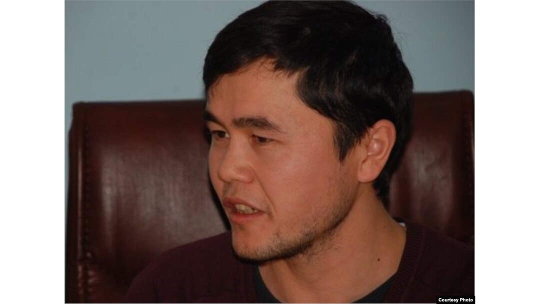 Ergash Jumayev iqtisodiyot va tijorat huquqi bo'yicha Turkiyada doktorlik tadqiqotini olib bormoqda.