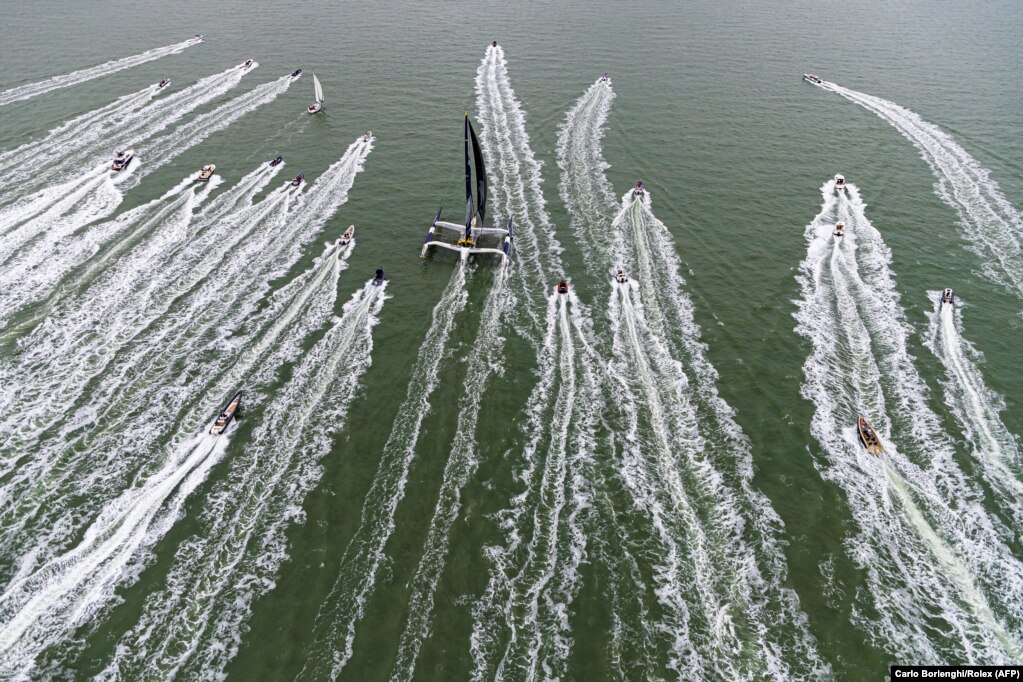   ؾȿ  &#39;2019 ѷ нƮ ̽(Rolex Fastnet Race)&#39; Ʈ ϰ ִ. &lsquo;ѷ нƮ ̽(Rolex Fastnet Race)&rsquo; 1925⿡     縦  ȸ, ѷ Ŀϴ ǥ Ÿ Ʈȸ̴.&nbsp;&nbsp;