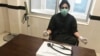کرونا وائرس: صوابی کے ڈاکٹر نے ماسک کے بجائے پلاسٹک بیگ کیوں پہنا؟