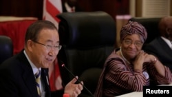 Umunyamabanga mukuru wa O-N-U, Ban Ki-moon ari ksumwe na prezida wa Liberia, Ellen Johnson Sirleaf