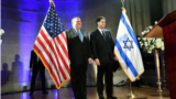 مایک پمپئو به همراه سفیر اسرائیل در واشنگتن در جشن هفتاد و یکمین سالگرد تاسیس کشور اسرائیل در واشنگتن