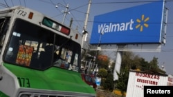 A Walmart se le acusa de sobornos en México para abrir tiendas que de otra manera no hubiese podido inaugurar.