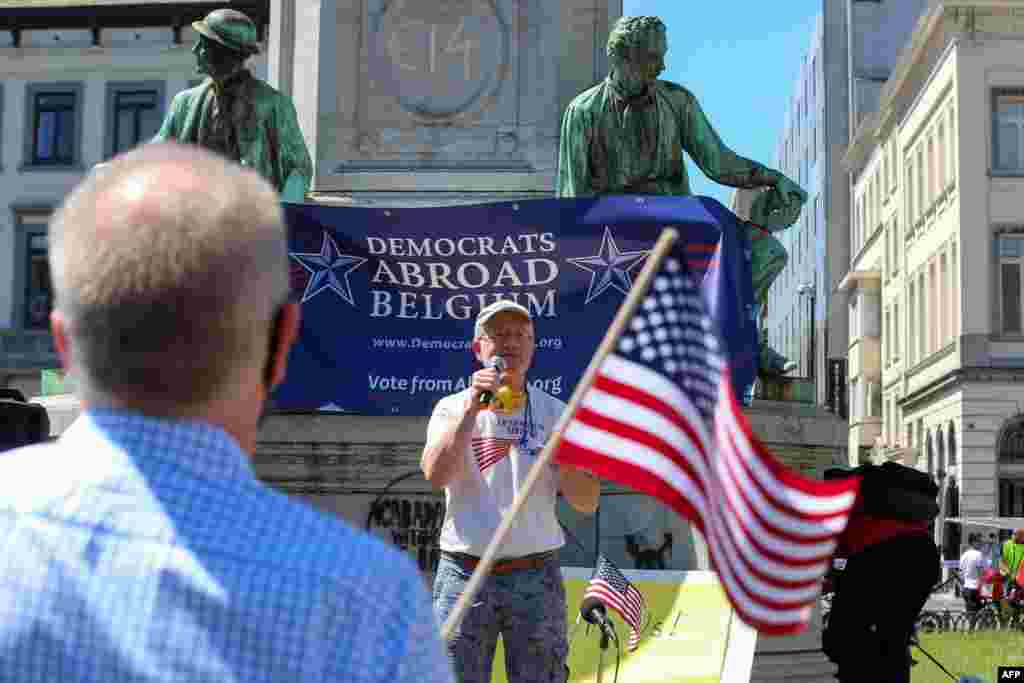 دموکرات‌های آمریکایی مقیم بلژیک در مراسمی برای استقبال از جو بایدن رئیس جمهوری آمریکا گردهم آمدند
