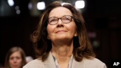 Gina Haspel bersaksi di hadapan sidang konfirmasi Komite Intelijen Senat AS di Washington DC, hari Rabu (9/5).