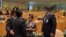 Menteri Luar Negeri Indonesia Retno Marsudi (kedua dari kanan) tampak berbincang dengan perwakilan negara lain dalam pembukaan Sidang Majelis Umum PBB yang ke-76 di New York, AS, pada 21 September 2021. (Foto: Kementerian Luar Negeri Indonesia)