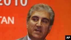 Pakistani Foreign Minister Shah Mehmood Qureshi strongly denies links between the ISI and the Taliban (file photo)