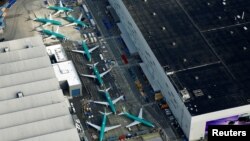 Pesawat Boeing 737 Max di tarmac pabrik Boeing di Renton, Washington, D.C., 21 Maret 2019. (Foto: dok).