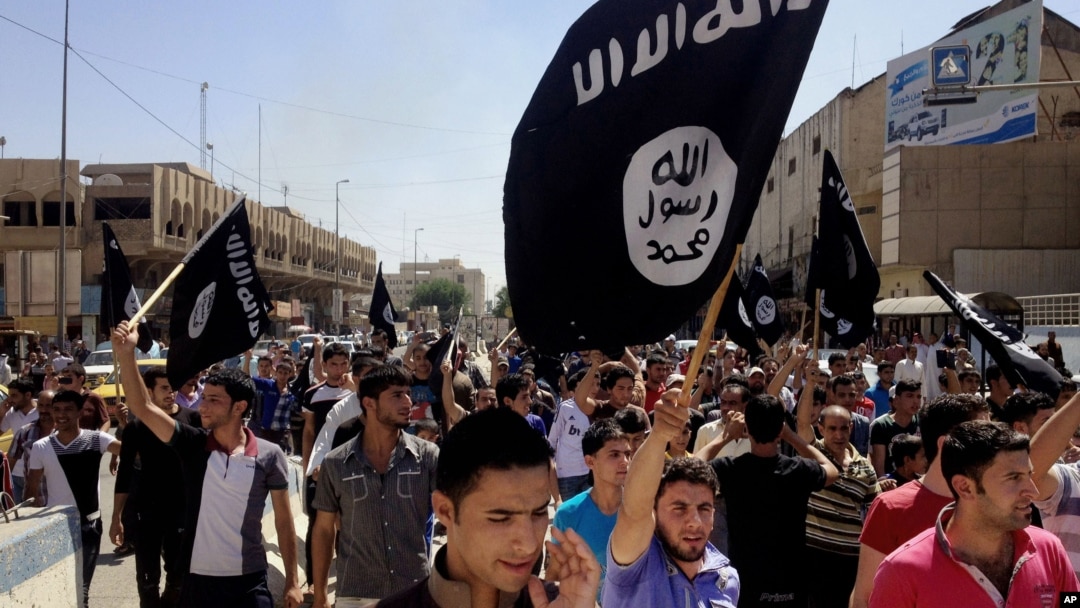 Para pendukung militan Negara Islam (ISIS) di Mosul, Irak. (Foto: Dok)