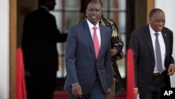 Le vice-président William Ruto arrive à une conférence donnée par Barack Obama à Nairobi, Kenya, le 25 juillet 2015. 