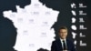 Presiden Prancis Emmanuel Macron berpidato saat mengunjungi pabrik Airbus di Toulouse, untuk menindaklanjuti Rencana Investasi Industri Prancis 2030, 11 Desember 2023. (Foto: Caroline Blumberg via AP)