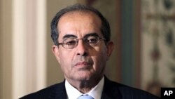 محه‌مه‌د جبریل نوێنه‌ری کاروباری ده‌ره‌وه‌یی ئه‌نجومه‌نی نیشتیمانی کاتی لیبیا.