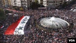 Partidarios del presidente Bashar al-Assad manifestaron su apoyo al gobierno y atacaron las embajadas de otras naciones árabes.