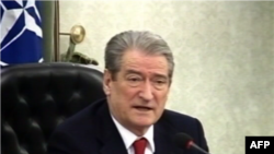 Kryeministri Berisha kërkon ndihmë për zonat e bllokuara nga dëbora