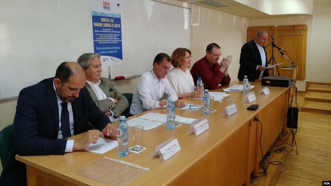 Tribina "Srbija i EU nakon samita u Sofiji" na Fakultetu političkih nauka u Beogradu (Foto: Glas Amerike)