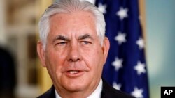 Menlu AS Rex Tillerson merilis pernyataan soal penarikan diplomat AS dari Jumat 29/9 (foto: dok). 