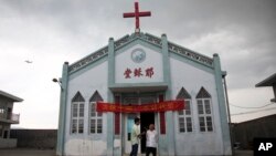 중국 저장성 동부 원저우 룽안 지역의 한 교회. (자료사진)