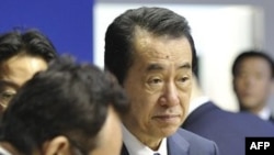 Thủ tướng Nhật Naoto Kan (phải) dự cuộc họp bàn tròn tại hội nghị G-8 ở Deauville, Pháp