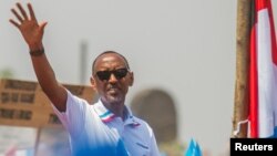 Le président sortant rwandais Paul Kagame, plébiscité par plus de 98% des votants et réélu pour un troisième mandat de sept ans à la tête ; photo prise à Kigali, Rwanda le 2 août 2017.