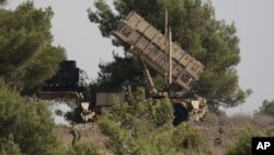 Un soldado israelí custodia una batería de misiles Patriot enclavada en Mt. Carmel, en el norte de Israel.