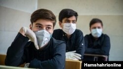 Iranian students attended class during corona virus pandemic, دانش آموزان ایرانی در دوران شیوع کرونا سر کلاسها حاضر شدند