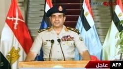 Menteri Pertahanan dan pemimpin Angkatan Darat, Abdelfatah al-Sissi memberikan pernyataan langsung mengenai pengambil-alihan pemerintahan di Mesir, Rabu malam (3/7). 