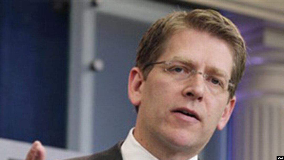 Juru Bicara Gedung Putih Jay Carney (3/5) memberikan pernyataan mengenai serangan terhadap Osama bin Laden.