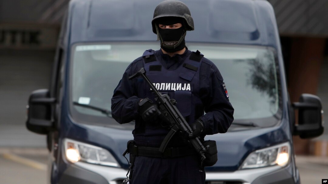 Arhiva - Policija Srbije (Foto: AP, Darko Vojnović)