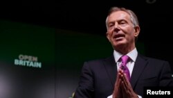 FILE - Mantan Perdana Menteri Inggris Tony Blair berbicara dalam acara pro-Eropa di London. (Foto: dok.)