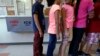 US Judge Orders Prompt Release of Immigrant Children