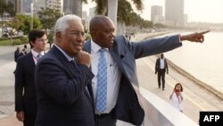 Le Premier ministre portugais, Antonio Costa, à côté du ministre des Affaires étrangères de l'Angola, Manuel Augusto, lors d'une visite dans la capitale angolaise, le 17 septembre 2018.