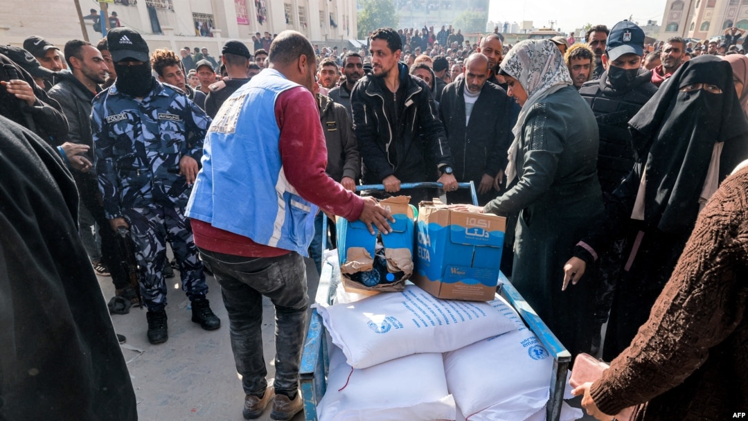Abakozi b'Umuryango w'Abibumbye Batanga Imfashanyo muri Gaza